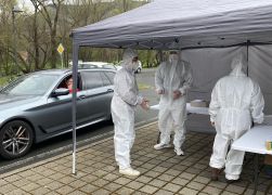 Corona Schnelltest Drive In Am Burgaupark In Jena 0001
